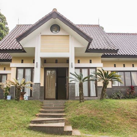 Aldeoz Villa Ciater Sarireja Exterior photo